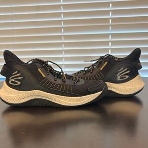 UA Black and Gold Men's Athletic Shoes Steph Curry